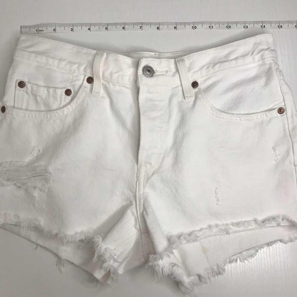 Levi’s 501 Women’s White Shorts Size 27 - Picture 14 of 15